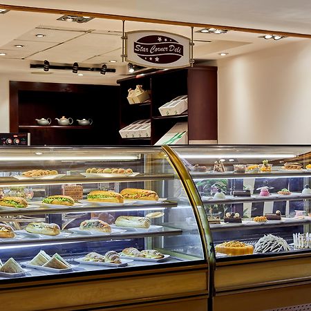 Holiday Inn Citystars By Ihg El El Cairo Exterior foto A pastry shop in Dubai
