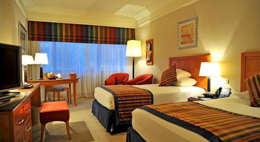 Holiday Inn Citystars By Ihg El El Cairo Exterior foto A room at the Hilton San Francisco