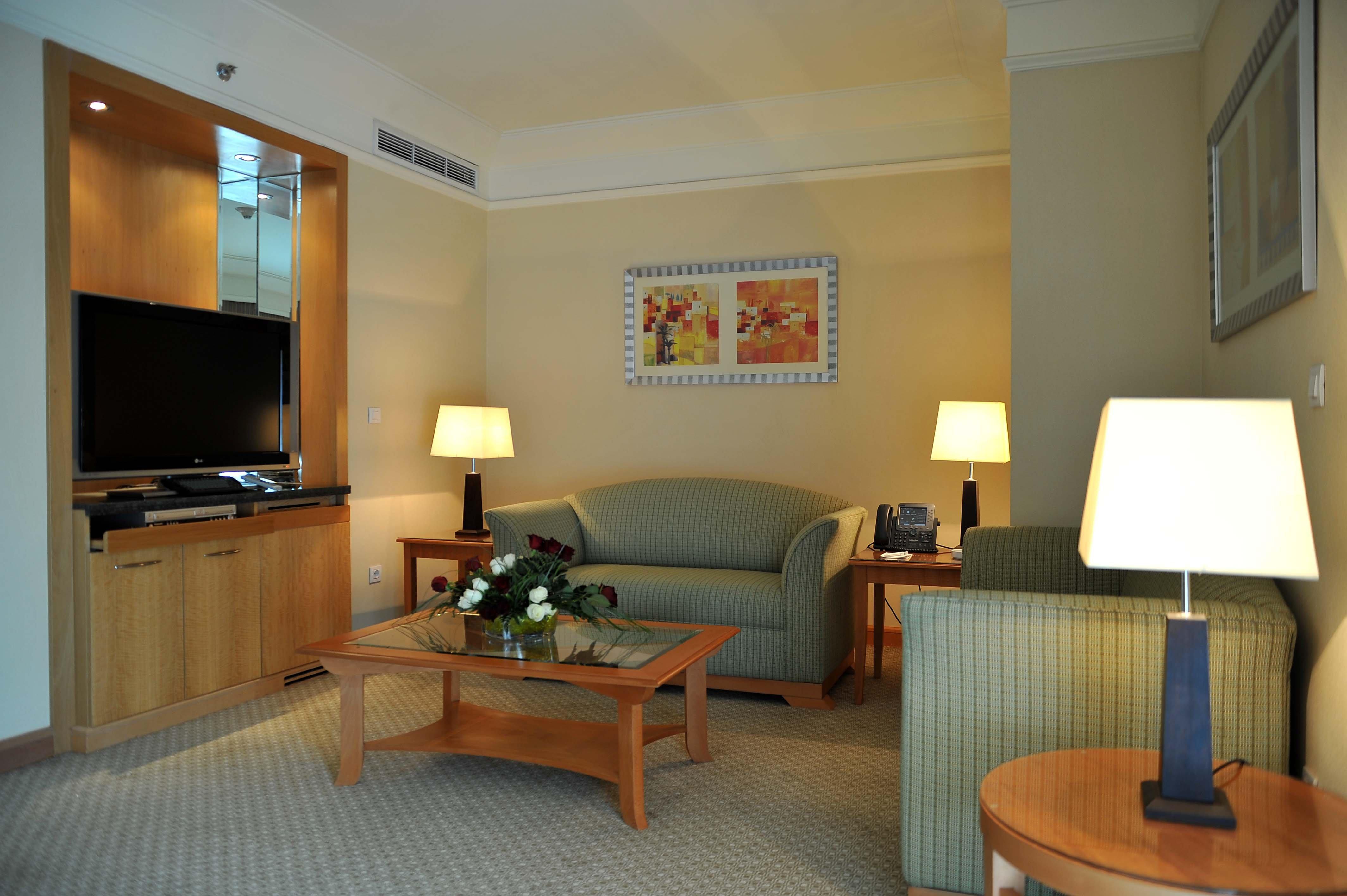 Holiday Inn Citystars By Ihg El El Cairo Exterior foto A suite at the Grand Hyatt Hotel, Seoul, South Korea