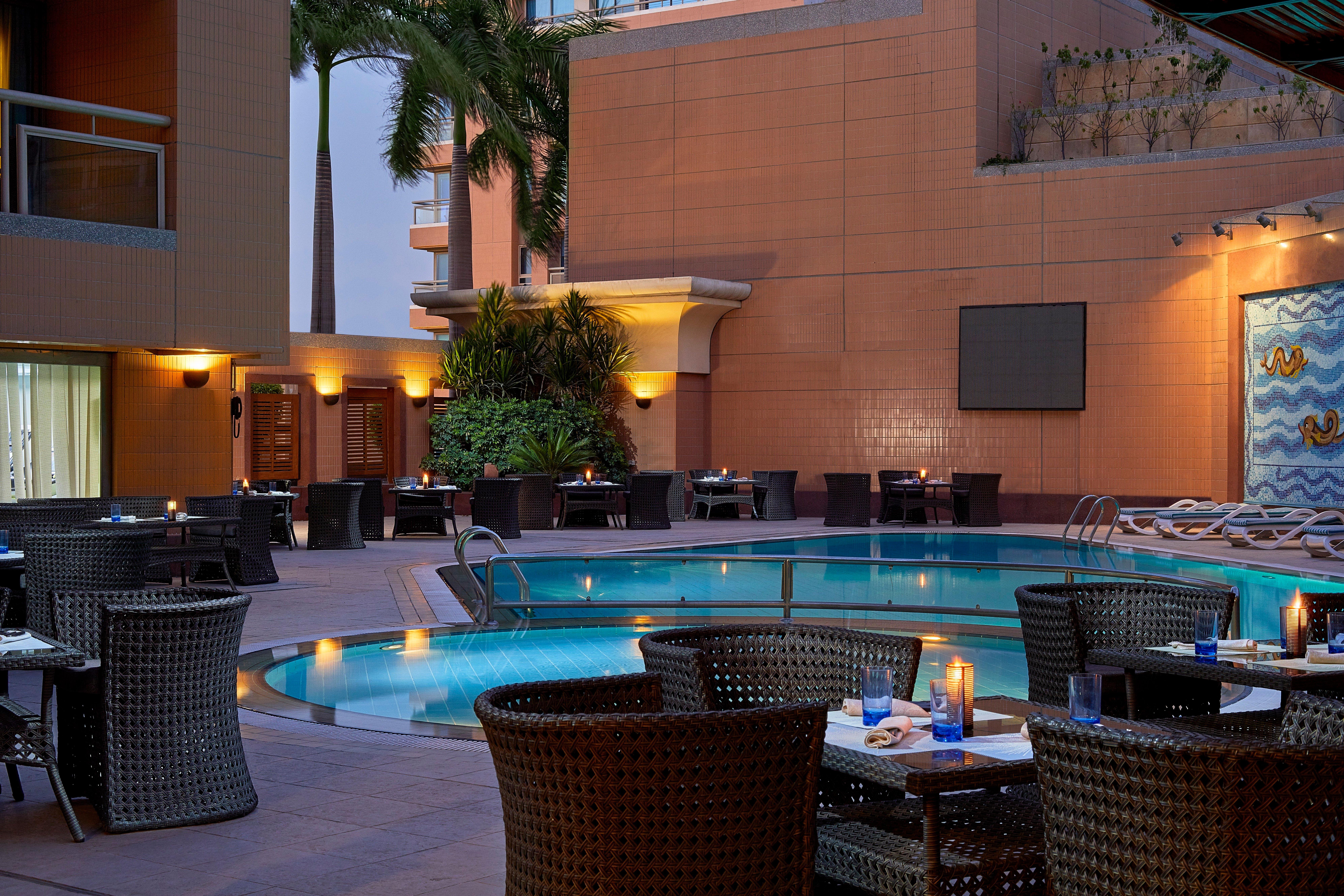 Holiday Inn Citystars By Ihg El El Cairo Exterior foto The pool at the hotel